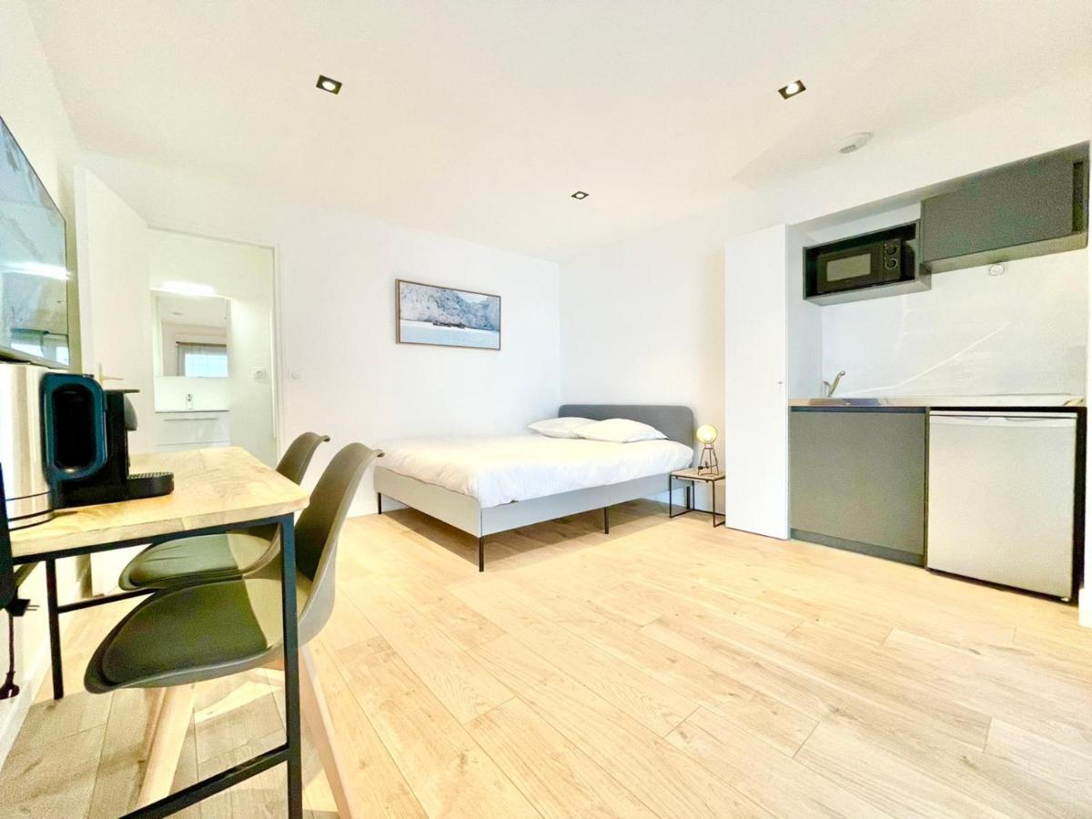 Residence Duguay - Centre Ville - Porte B - Appartements Tout Confort - Neuf - Nouveau โลริอ็อง ภายนอก รูปภาพ