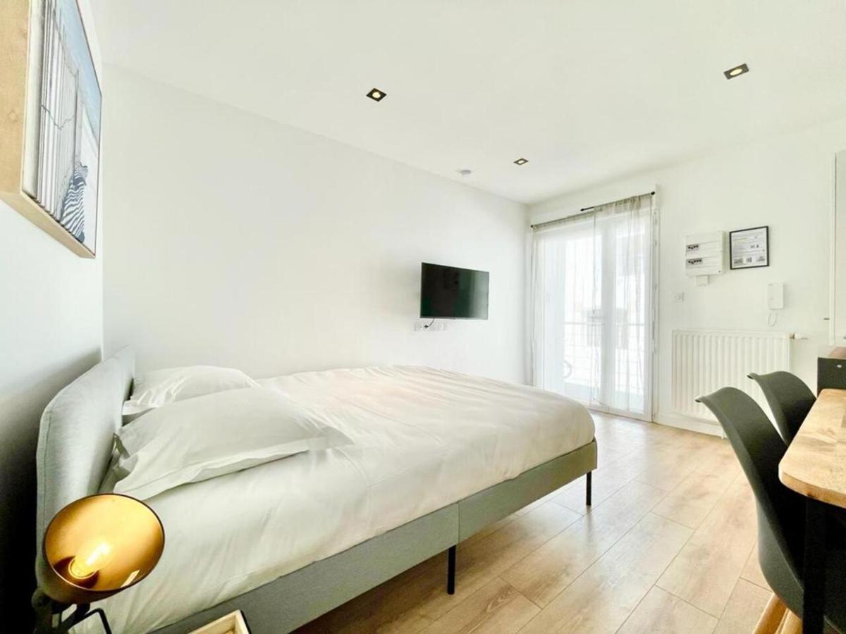 Residence Duguay - Centre Ville - Porte B - Appartements Tout Confort - Neuf - Nouveau โลริอ็อง ภายนอก รูปภาพ