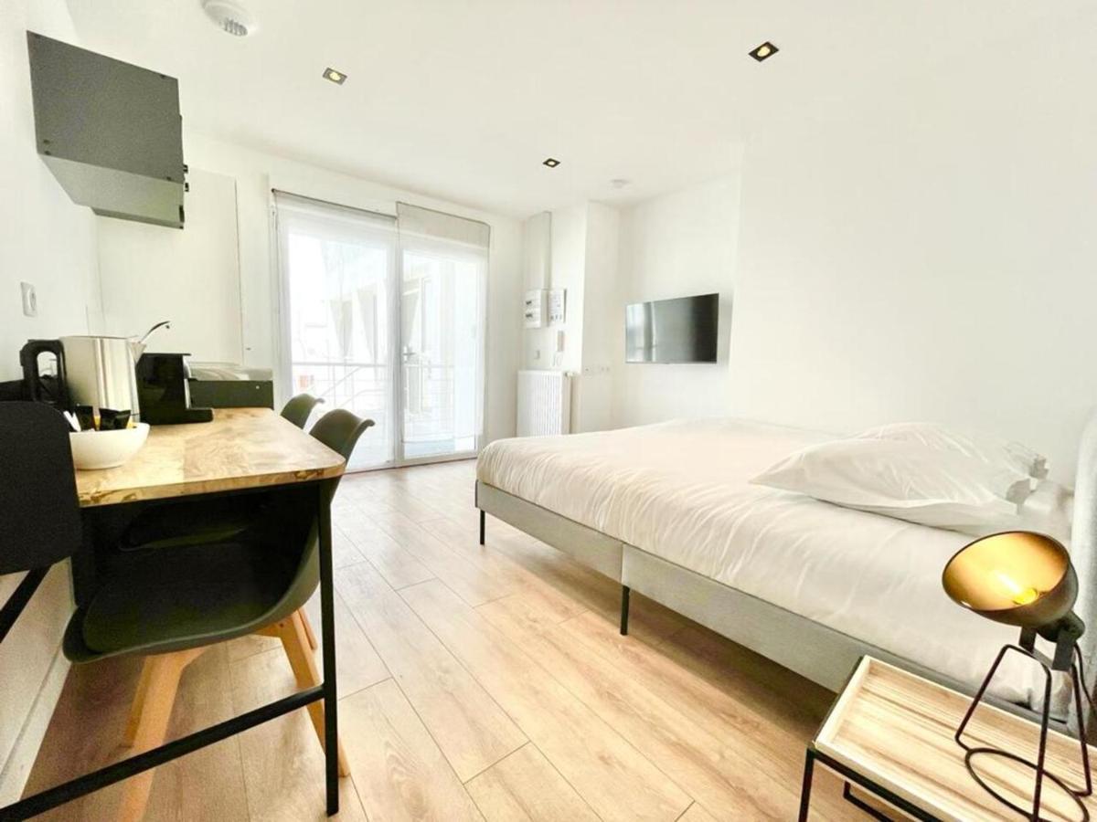 Residence Duguay - Centre Ville - Porte B - Appartements Tout Confort - Neuf - Nouveau โลริอ็อง ภายนอก รูปภาพ