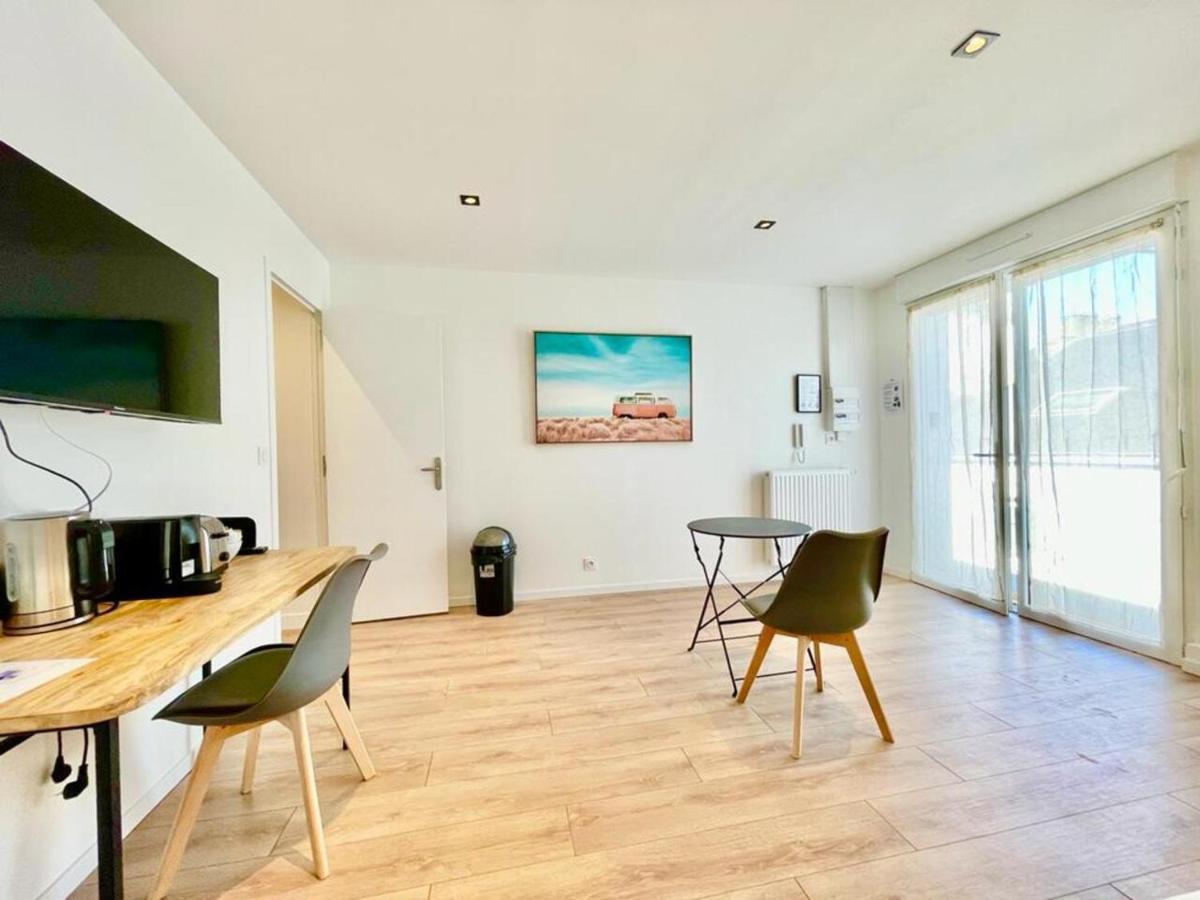 Residence Duguay - Centre Ville - Porte B - Appartements Tout Confort - Neuf - Nouveau โลริอ็อง ภายนอก รูปภาพ